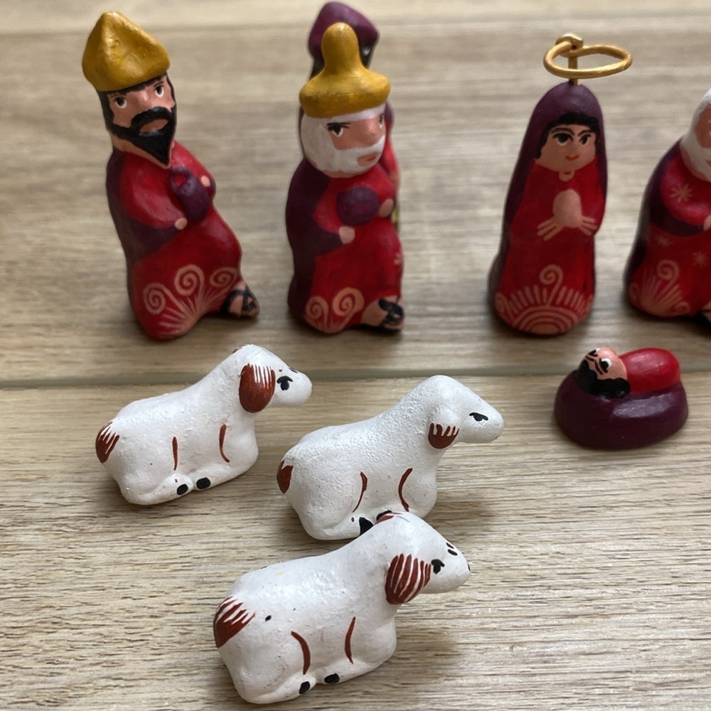 Hand Painted Mini Nativity - Picture 3 of 5